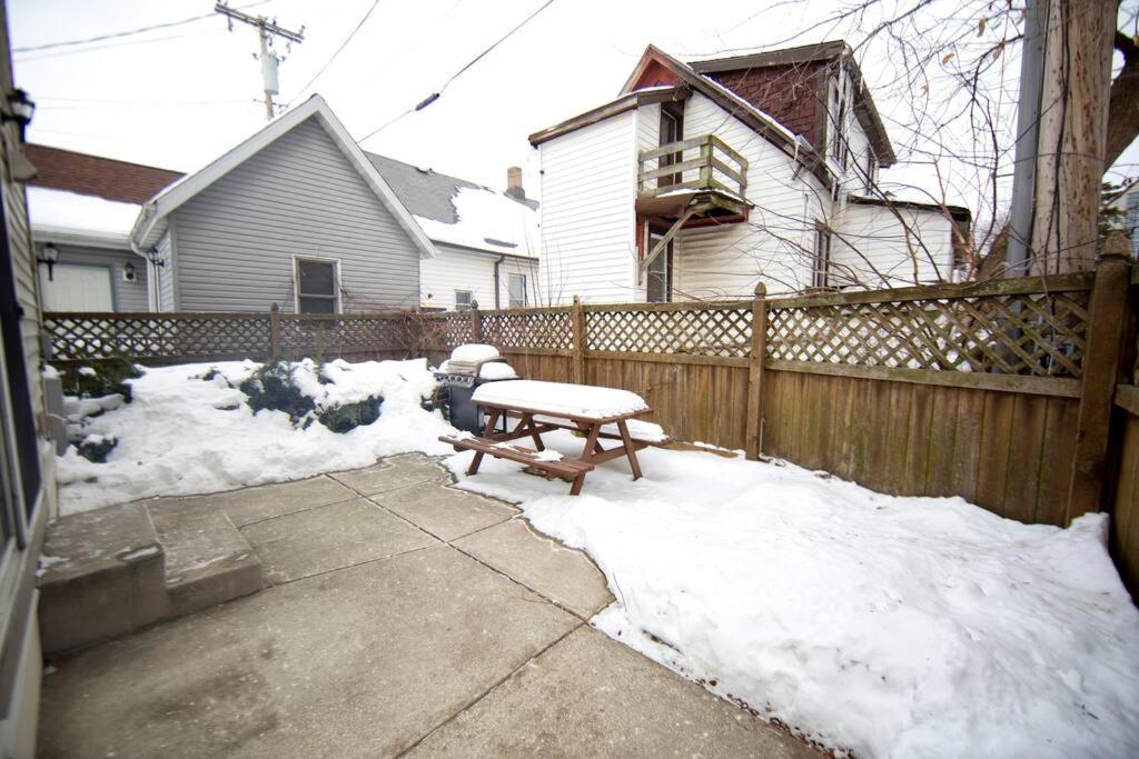Tucked Away Off Brady - 4 Beds Milwaukee Exterior foto